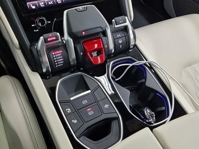 LAMBORGHINI URUS - 9