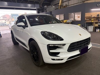 PORSCHE MACAN - 2
