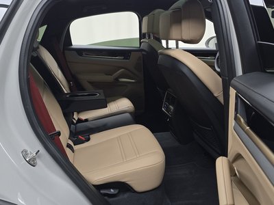 2024 Porsche CAYENNE 缩略图 17