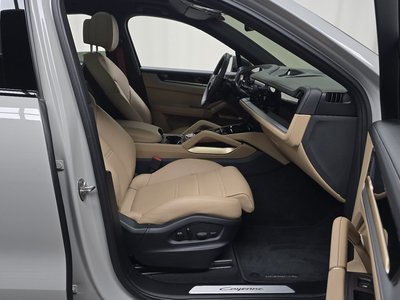 2024 Porsche CAYENNE 缩略图 16