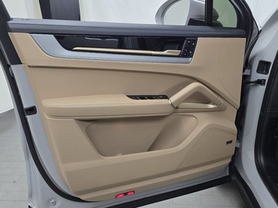 2024 Porsche CAYENNE 缩略图 14
