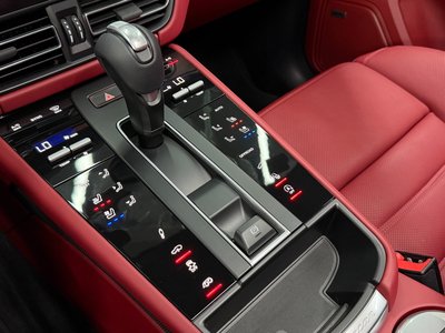 PORSCHE MACAN - 9