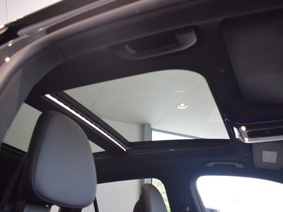2025 Mercedes-BENZ GLC photo 9