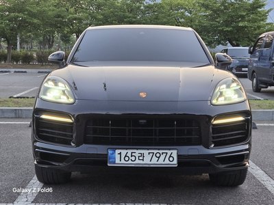 صورة 2 لـ 2021 Porsche CAYENNE