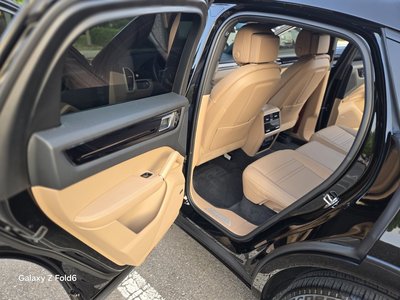صورة 7 لـ 2021 Porsche CAYENNE