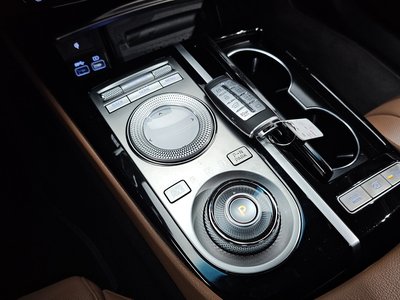 GENESIS G80 (RG3) - 9