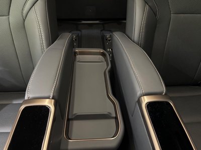 2025 Toyota ALPHARD 缩略图 50