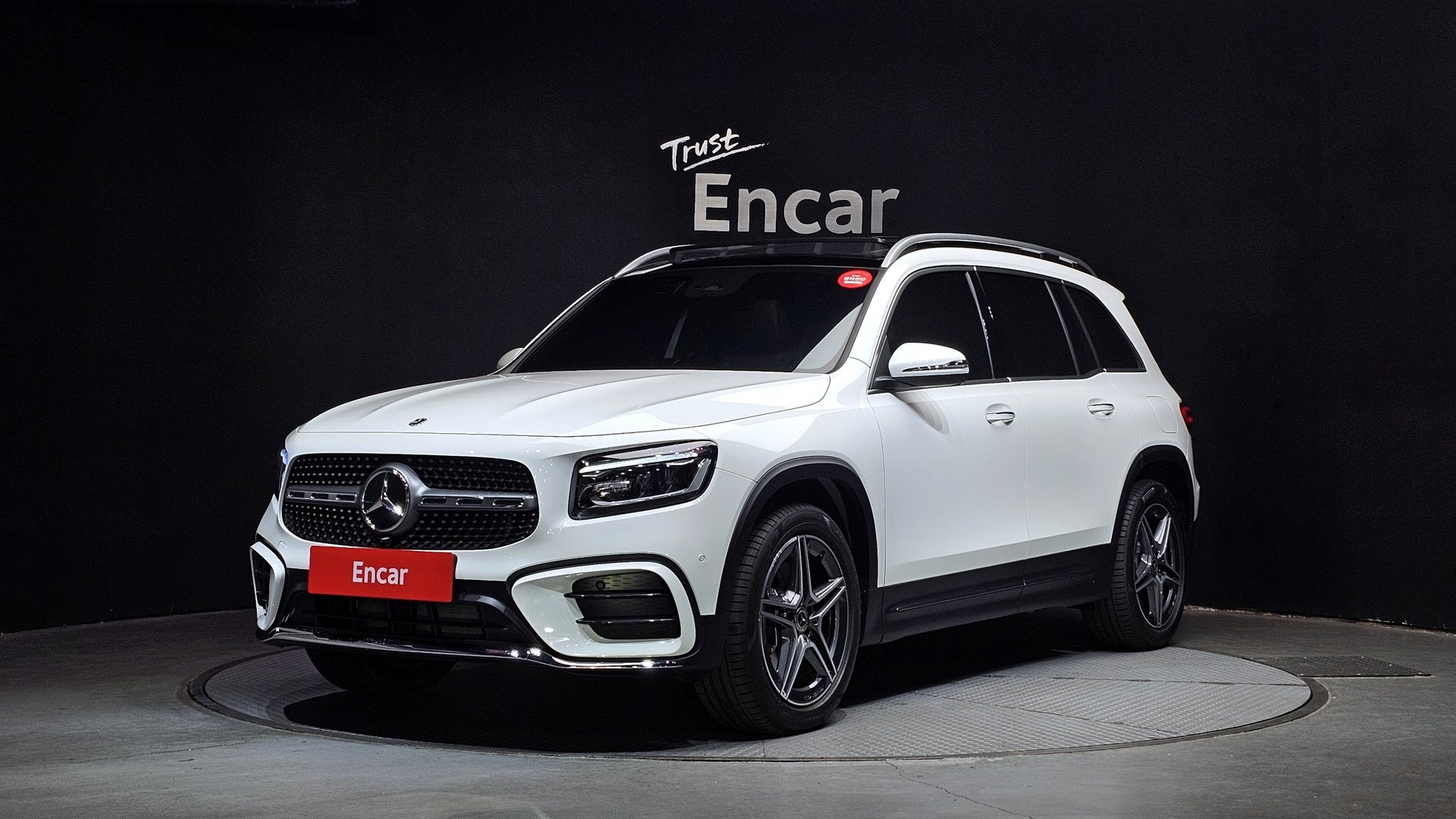 MERCEDES-BENZ GLB - View 1