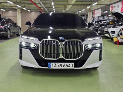 BMW 7 SERIES - 2