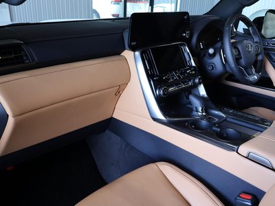 2026 Lexus LX — миниатюра 21