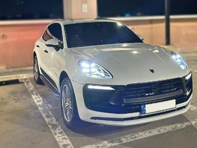PORSCHE MACAN - 1