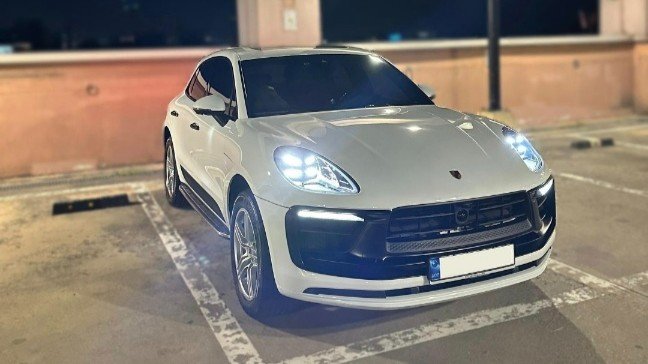 PORSCHE MACAN - View 1