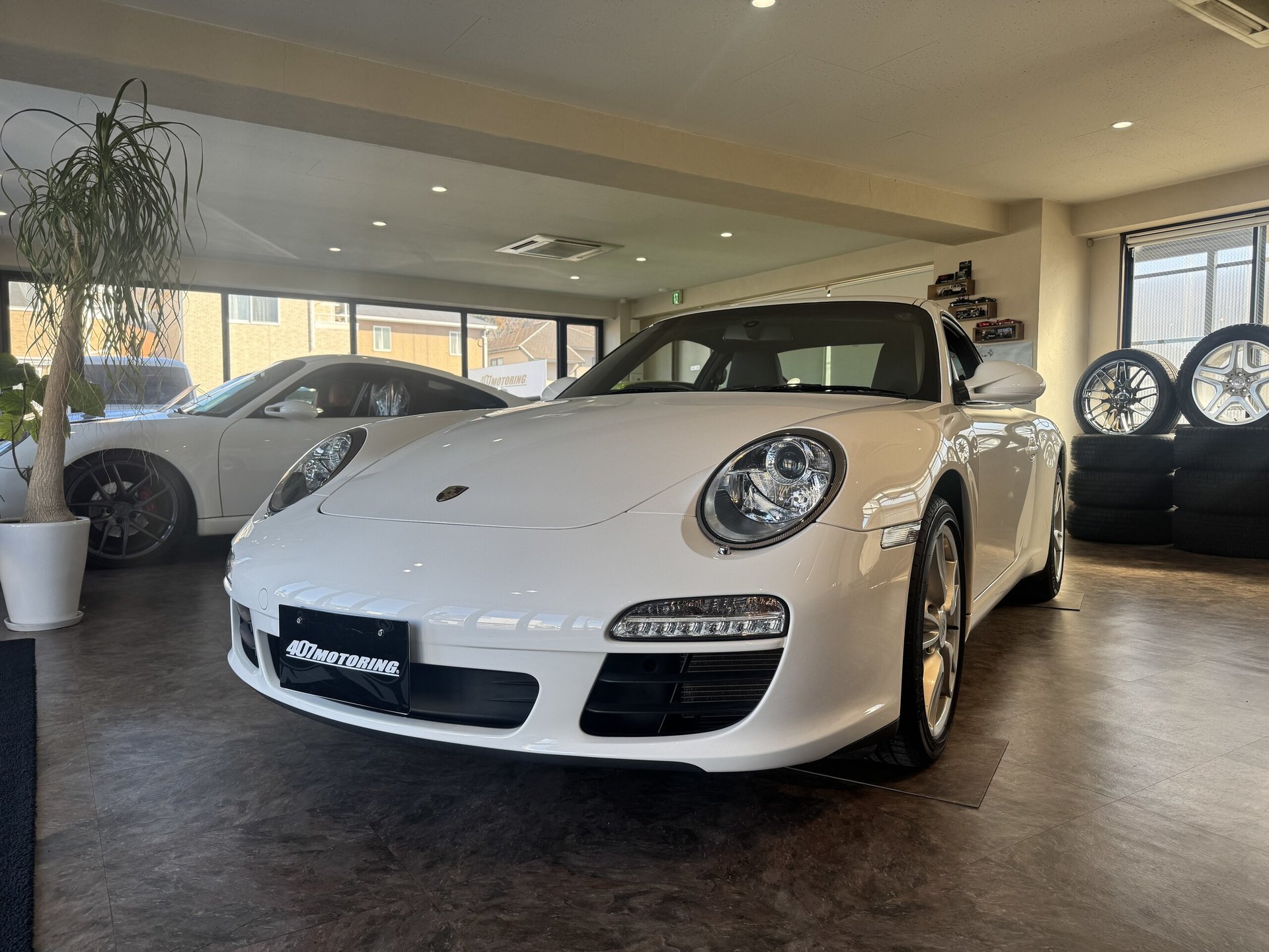 PORSCHE 911 - View 1