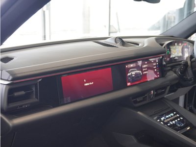 2026 Porsche MACAN — миниатюра 17
