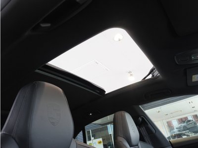 صورة 10 لـ 2026 Porsche MACAN