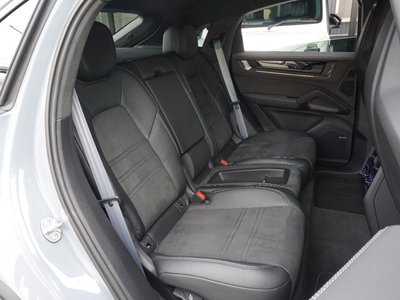 2024 Porsche CAYENNE 缩略图 70