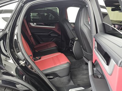2025 Porsche CAYENNE 缩略图 18
