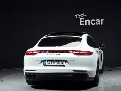2018 Porsche PANAMERA 照片 4