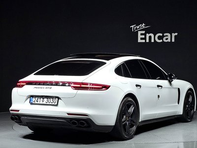 2018 Porsche PANAMERA 照片 3