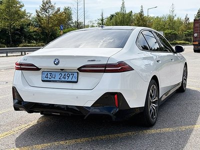 2025 BMW I5 photo 5