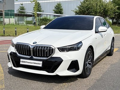 2025 BMW I5 photo 1