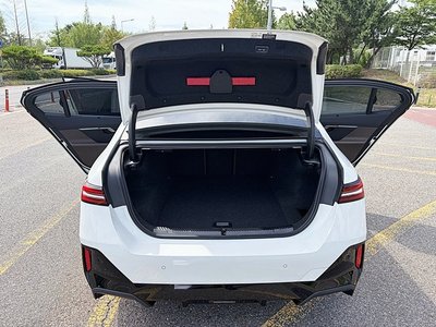 2025 BMW I5 — миниатюра 11