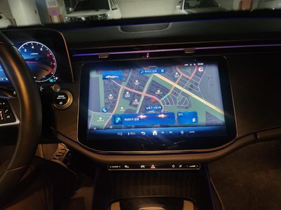 MERCEDES-BENZ E-CLASS - 10