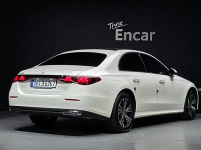 2025 Mercedes-BENZ E-CLASS — фото 3