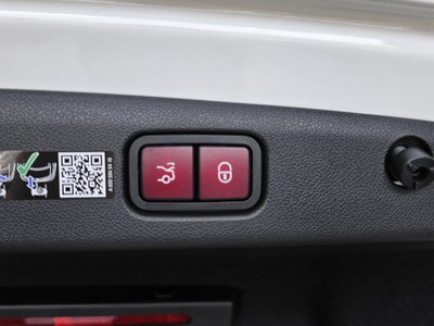 صورة مصغرة 23 لـ 2025 Mercedes-BENZ E-CLASS