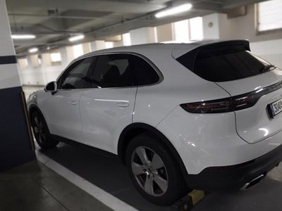صورة 2 لـ 2020 Porsche CAYENNE