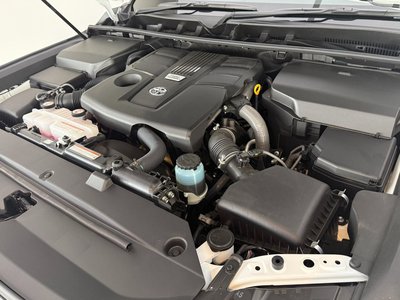 2026 Toyota LAND CRUISER 300 thumbnail 40