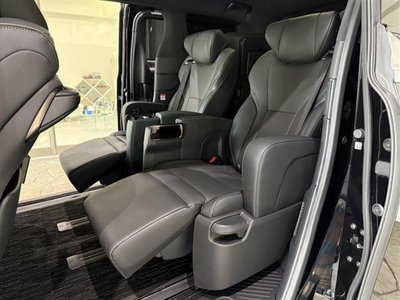 2024 TOYOTA ALPHARD photo 2