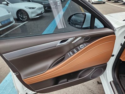 2023 Genesis G80 (RG3) thumbnail 11