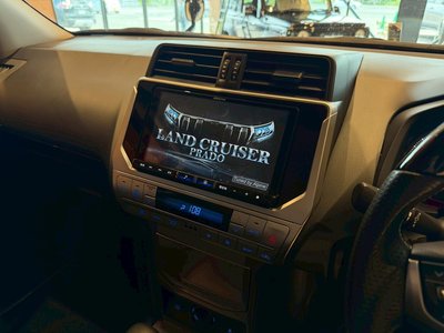 TOYOTA LAND CRUISER PRADO - 8