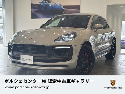 PORSCHE MACAN - 1