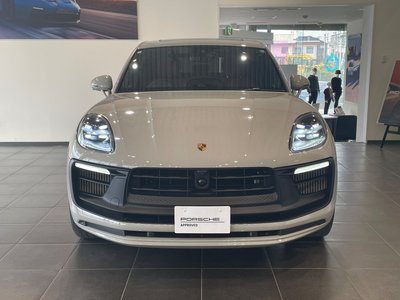 PORSCHE MACAN - 2