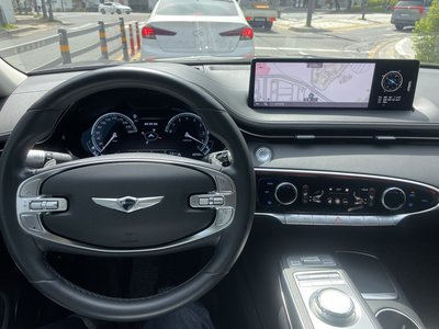صورة 6 لـ 2022 Genesis GV70