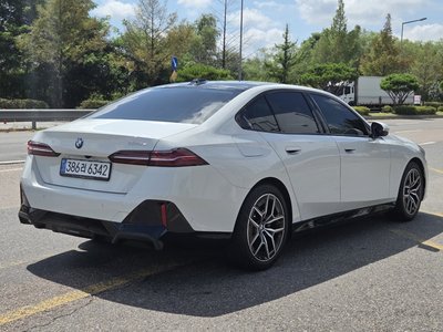 2026 BMW 5 SERIES 照片 4