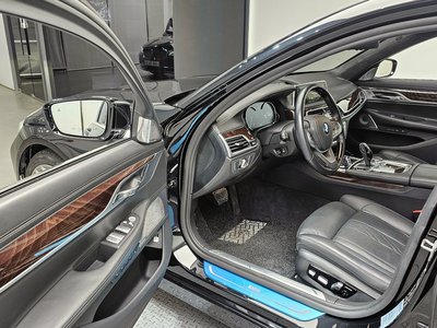 BMW 7 SERIES - 10