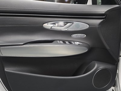 2021 Genesis GV70 — миниатюра 14