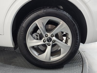 صورة 8 لـ 2025 Genesis GV70