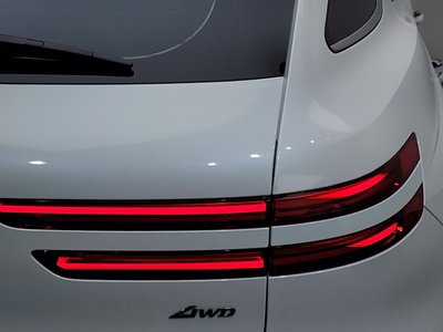 صورة 10 لـ 2025 Genesis GV70