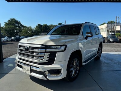 TOYOTA LAND CRUISER 300