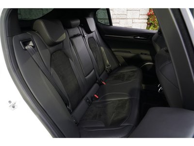 2019 ALFA Romeo STELVIO 缩略图 14