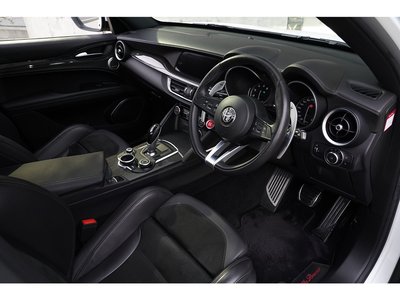 2019 ALFA Romeo STELVIO 缩略图 11