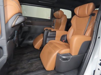 صورة 12 لـ 2024 Toyota VELLFIRE