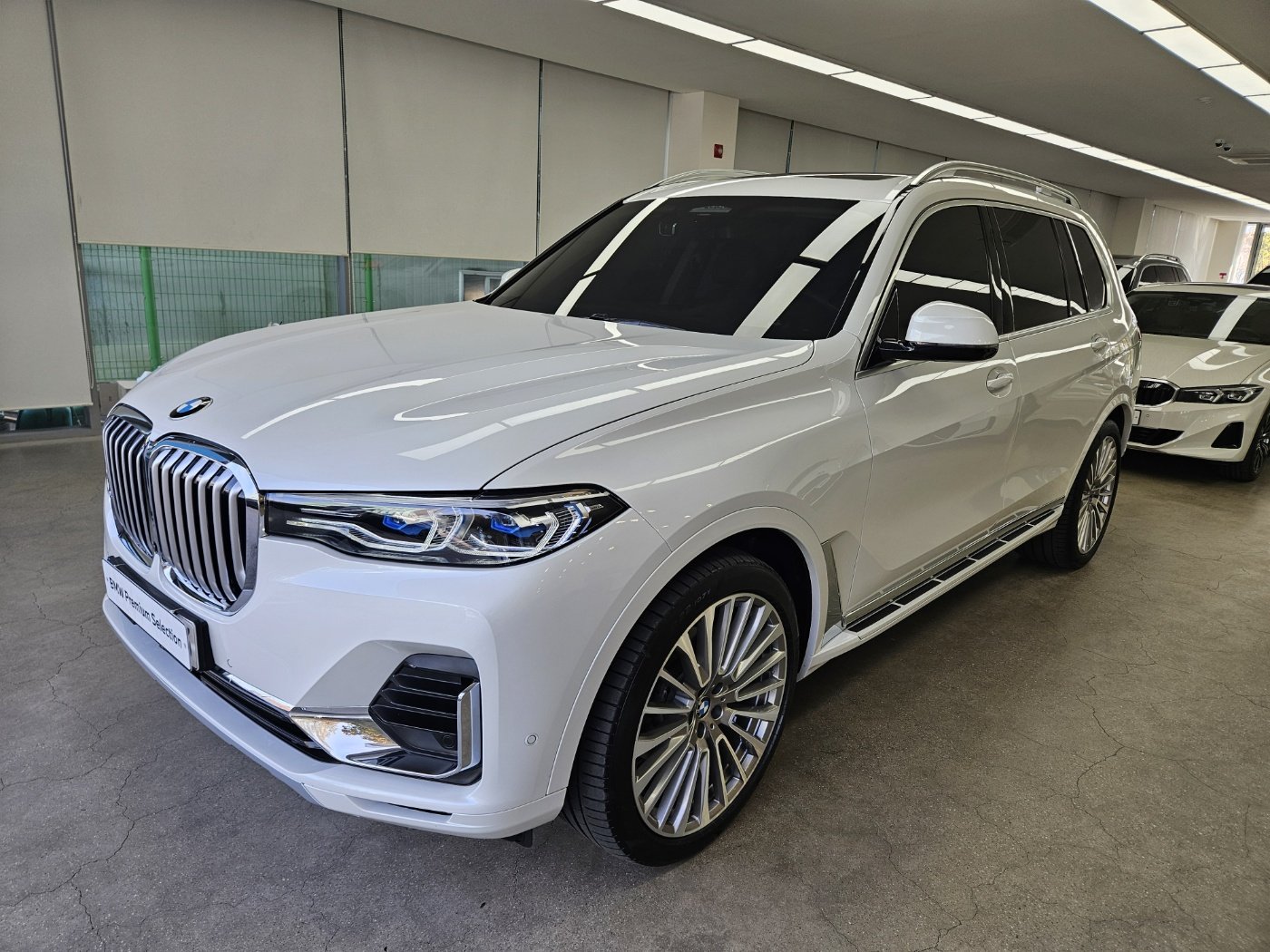 BMW X7 - View 1