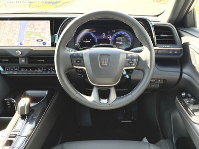 TOYOTA CROWN CROSSOVER - 2