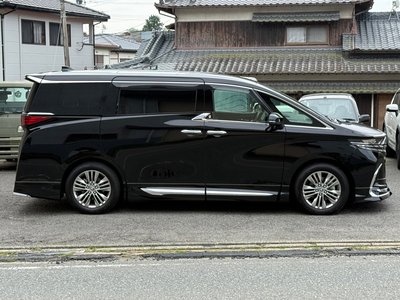 2025 Toyota ALPHARD — фото 5
