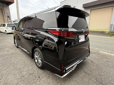 2025 Toyota ALPHARD — фото 10